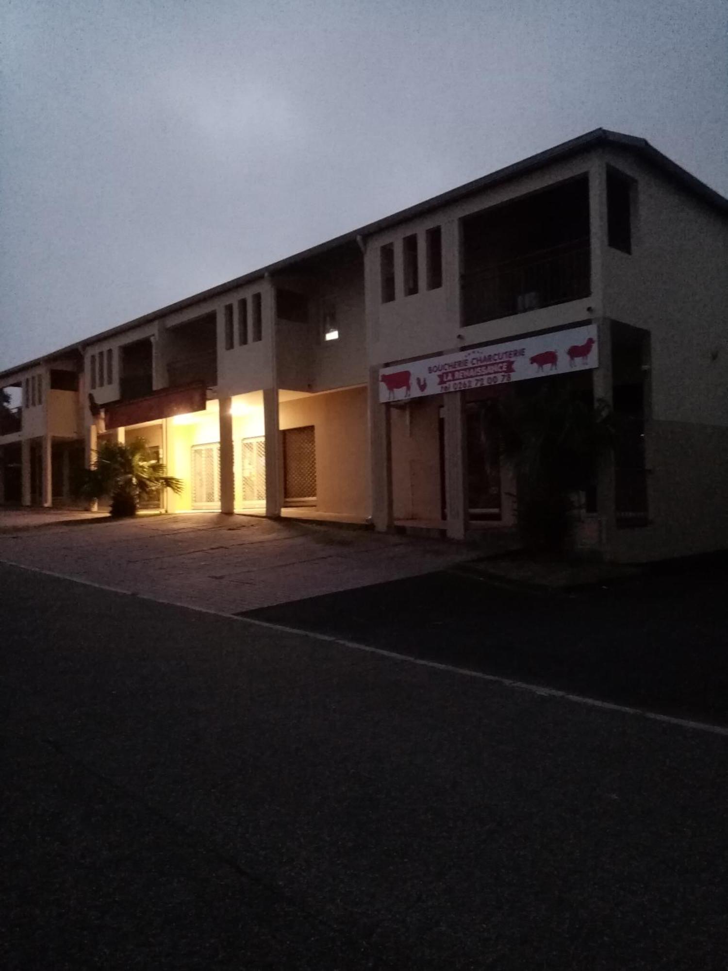 Too La Plaine des Palmistes Luaran gambar